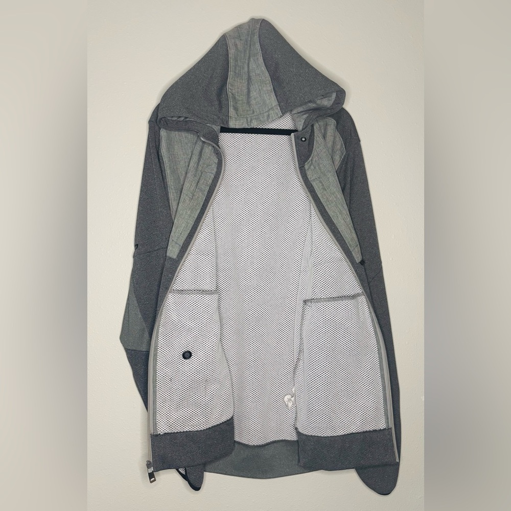 Oakley Gray And Black Patterned Jacket - image 3